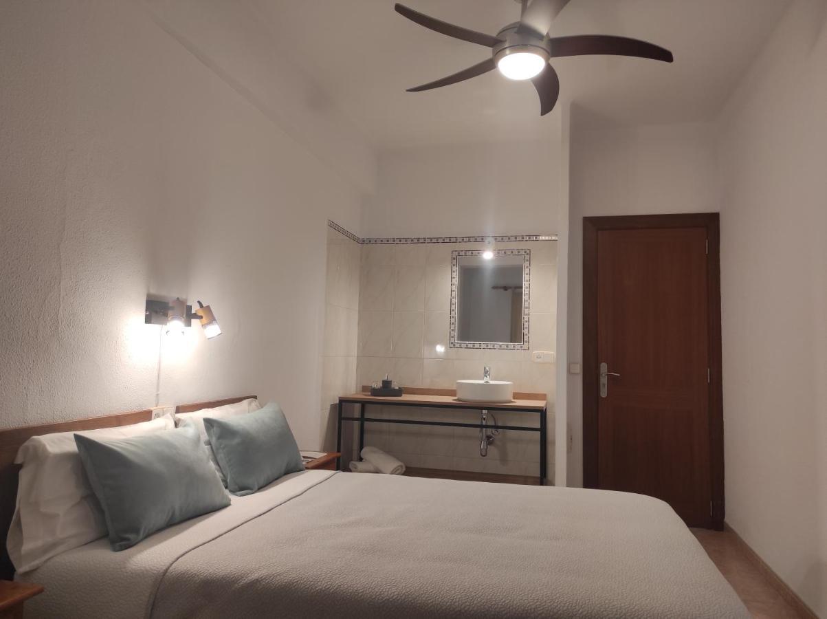 Chambre Double ou Lits Jumeaux avec Salle de Bains Commune