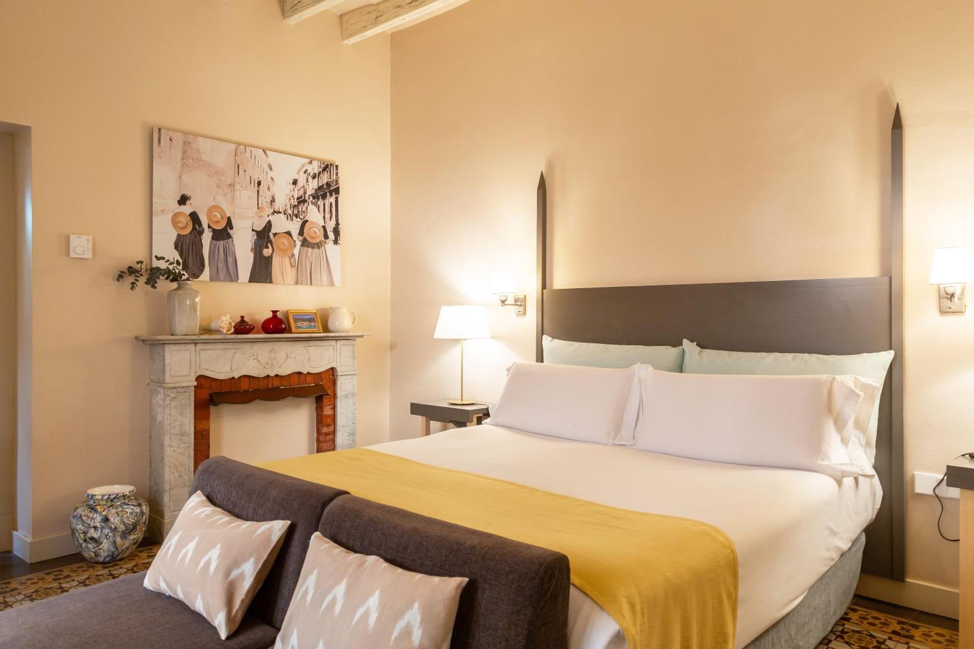 Deluxe Double Room Bath