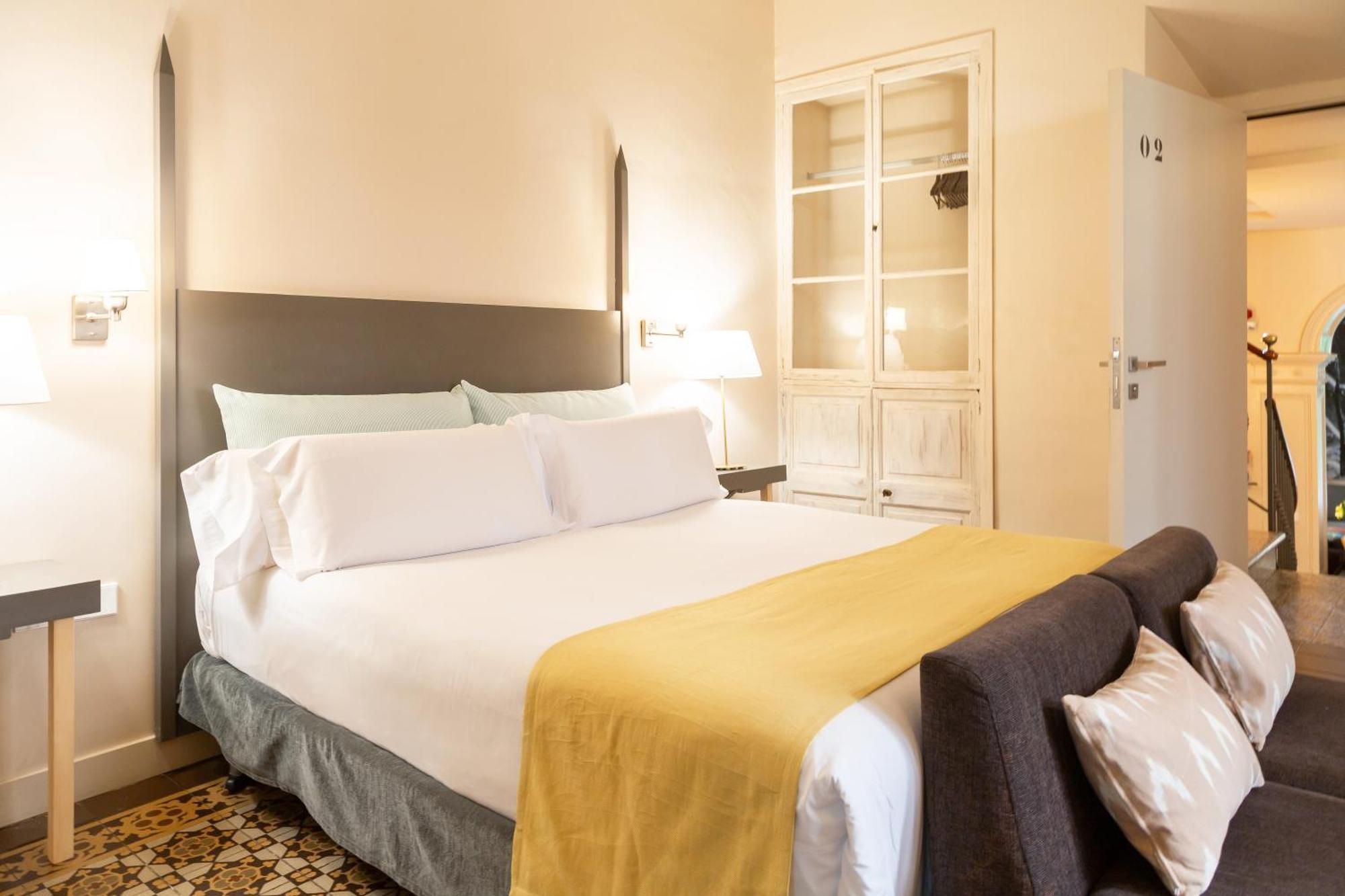 Deluxe Double Room Bath